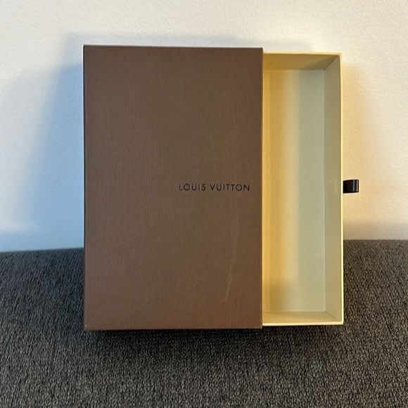 Louis Vuitton box - Picture 2 of 3